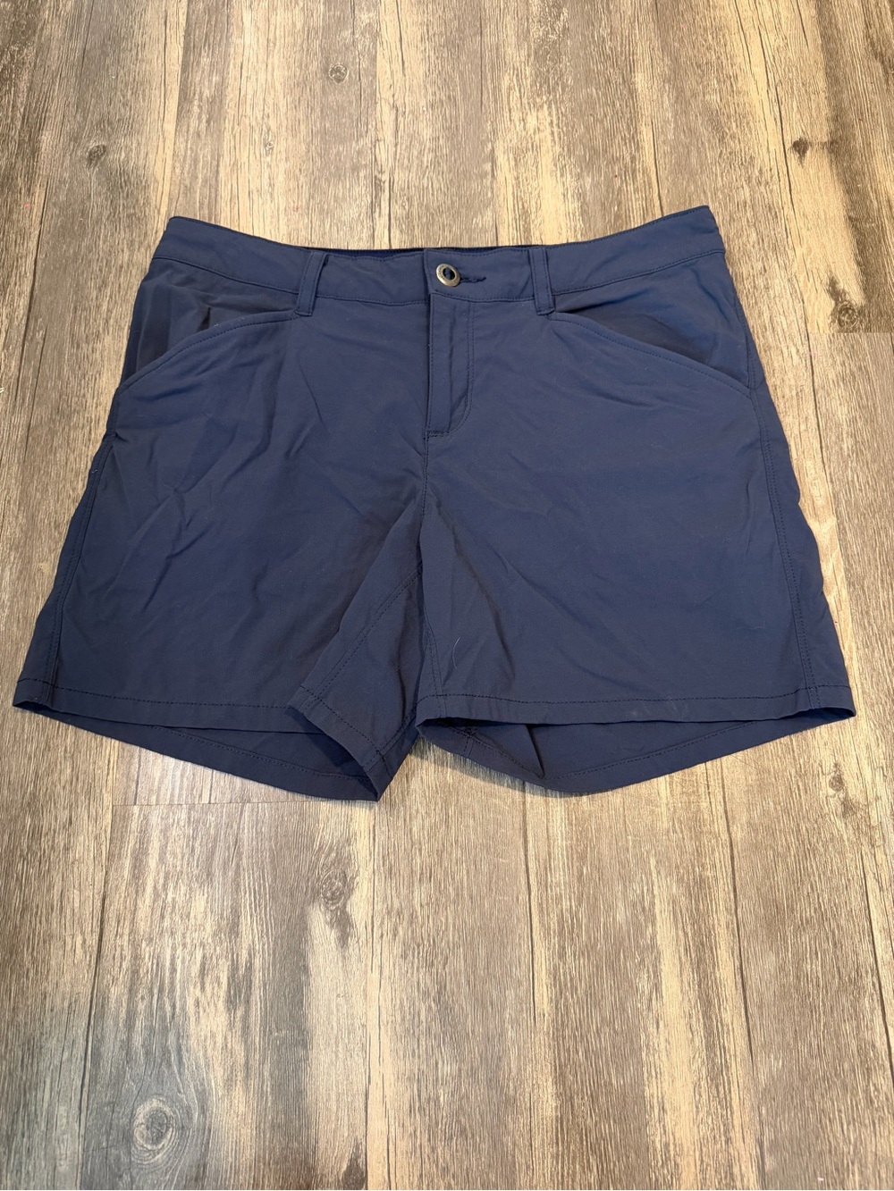 Patagonia Women’s Quandary Shorts Navy 5” Inseam Hiking Outdoors Gorpcore